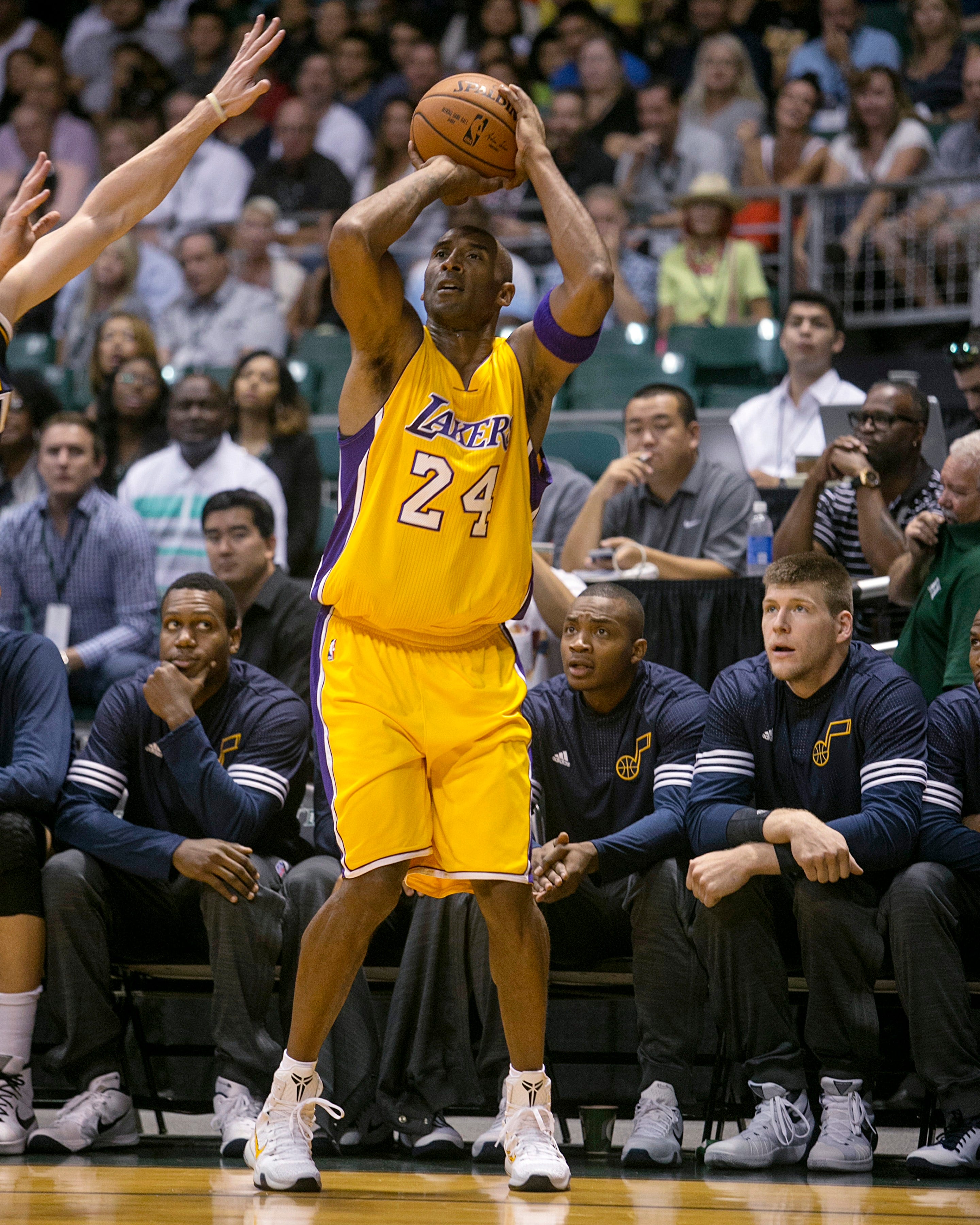 kobe bryant's first game